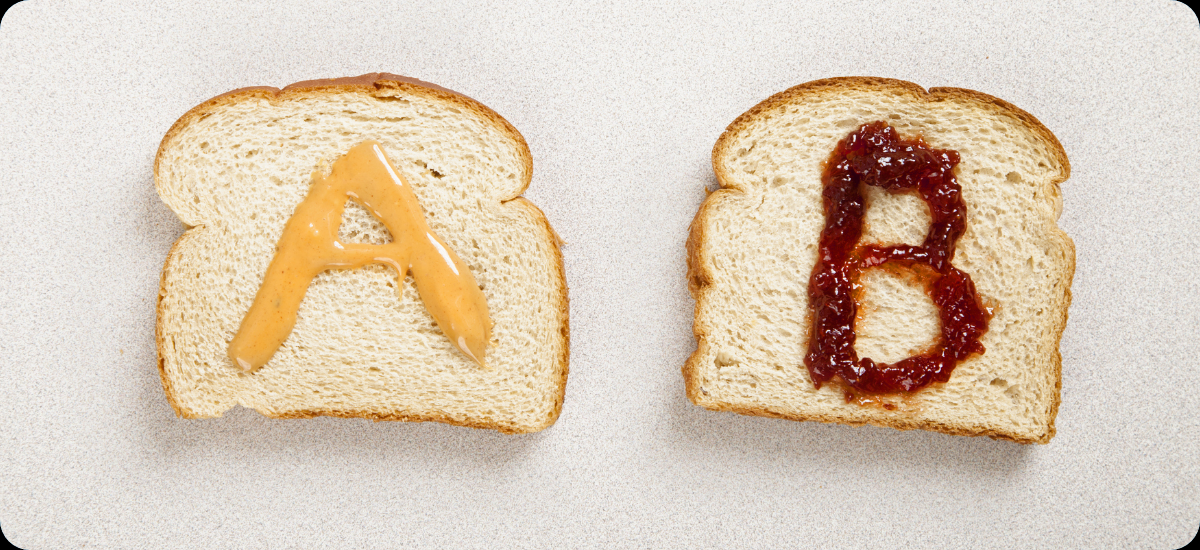 Fette di pane con scritto sopra 